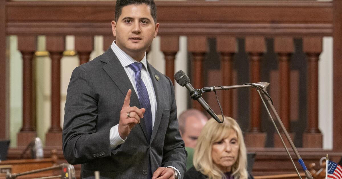 Los federales se mueven para retirar cargos en casos después de que Trump vuelva a ups de los fiscales de Los Ángeles