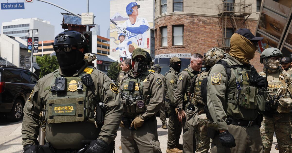 La mayoría de los votantes de California desaprueban las políticas de aplicación de inmigración de Trump, muestra la encuesta