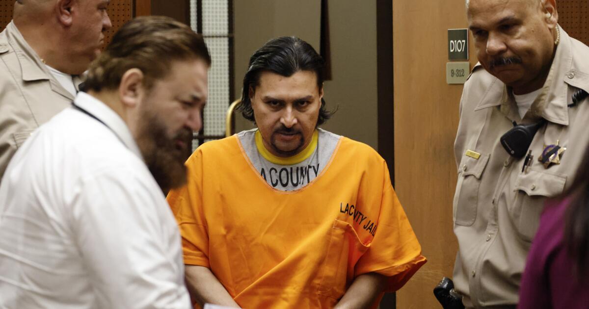 El entrenador de fútbol de Los Ángeles mató a adolescente a pesar de la verificación de antecedentes, la familia afirma