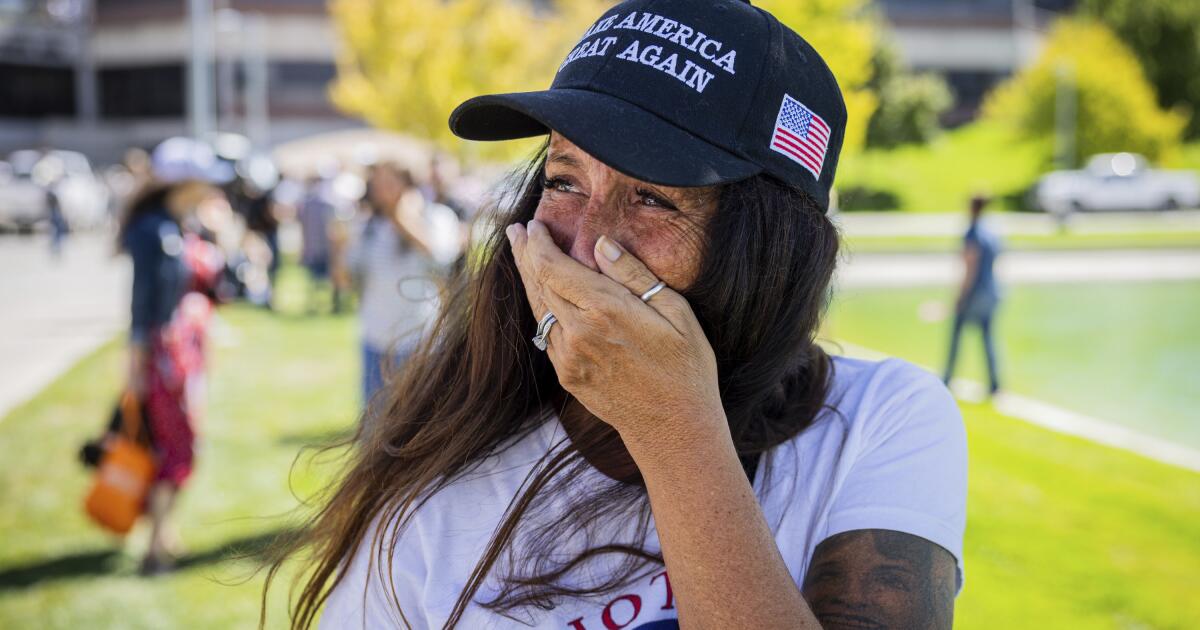El fundador de Turning Point USA, Charlie Kirk, en estado crítico después de disparar en el evento universitario