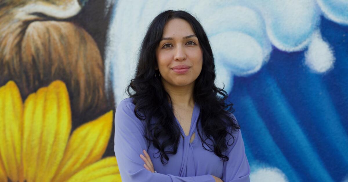 Grupo influyente detrás de la victoria de AOC busca expulsar a los congresistas demócratas de Los Ángeles