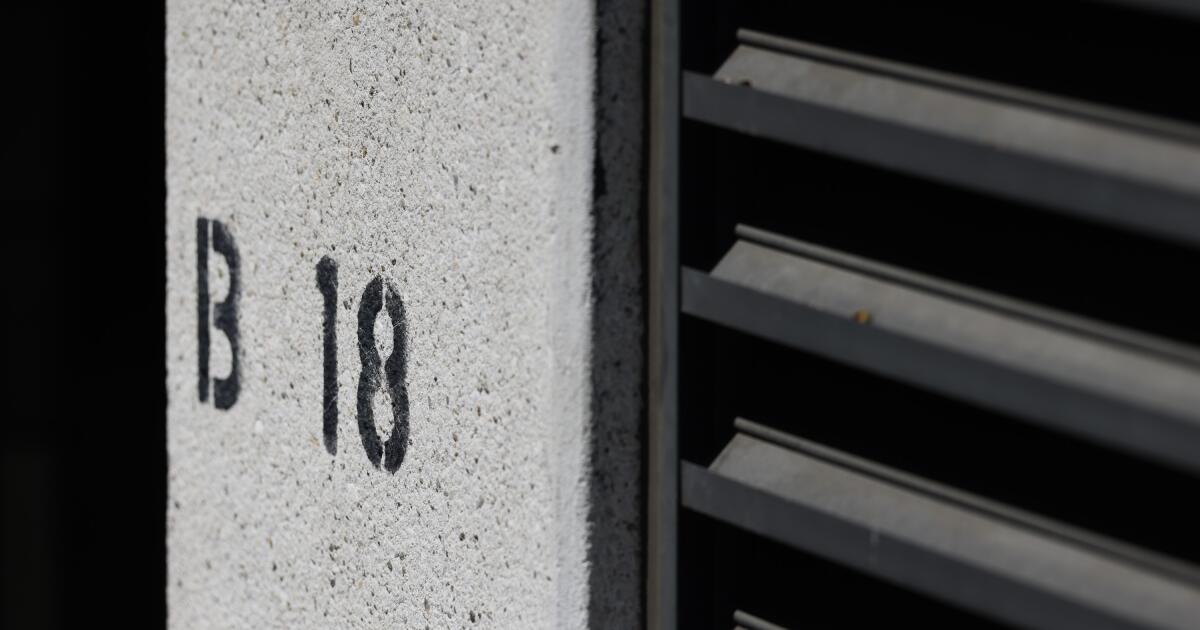 Juez federal emite fallo tentativo ordenando que los inmigrantes detenidos tengan acceso a asesoría legal