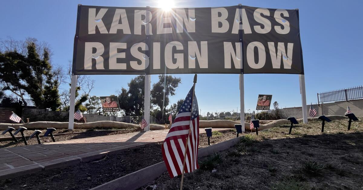 Muchos en Pacific Palisades culpan al Ayuntamiento de Los Ángeles por los fallos en los incendios. ¿Pero podrán ganar en los tribunales?