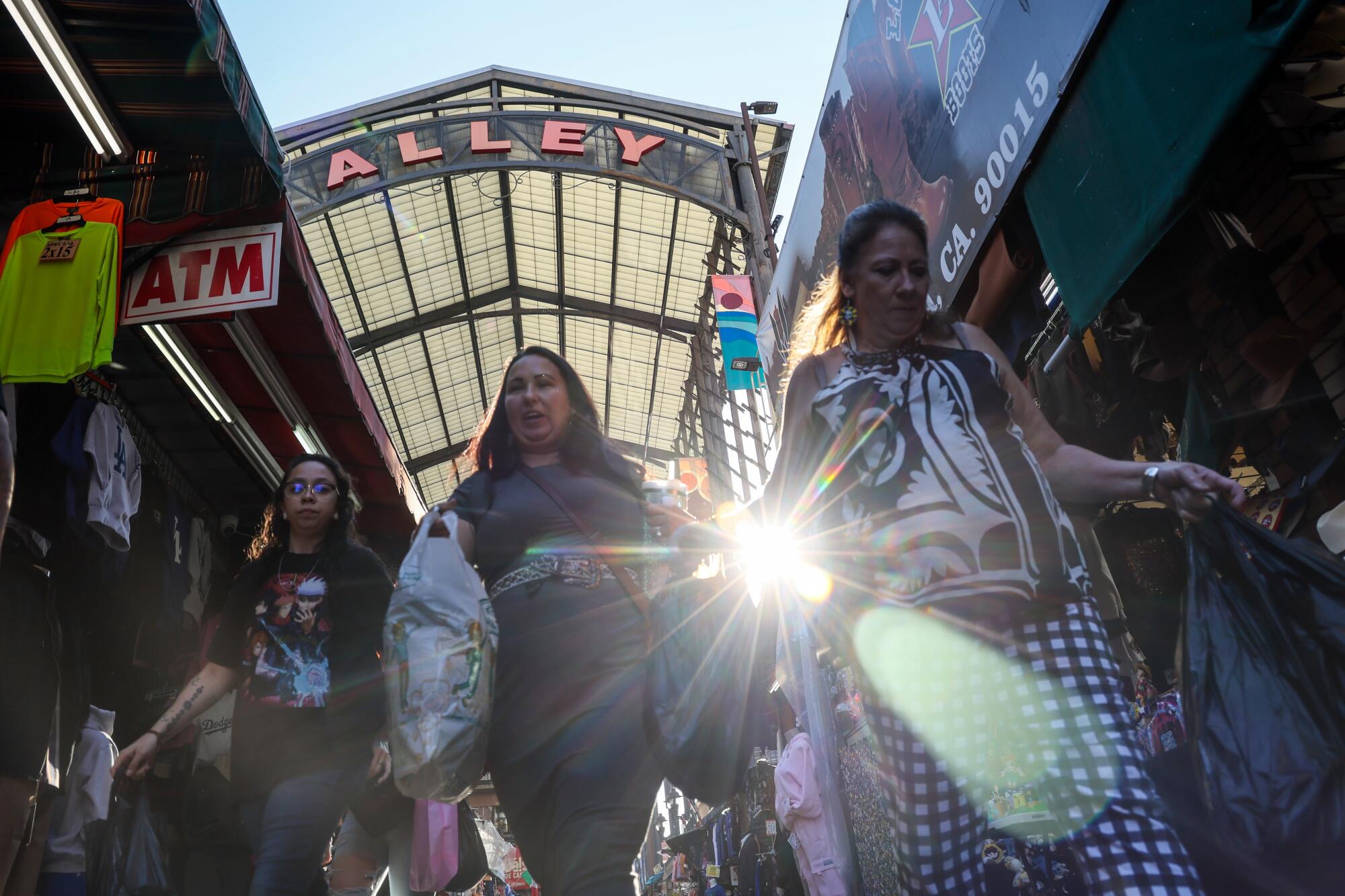 El Santee Alley en el distrito de la moda del centro