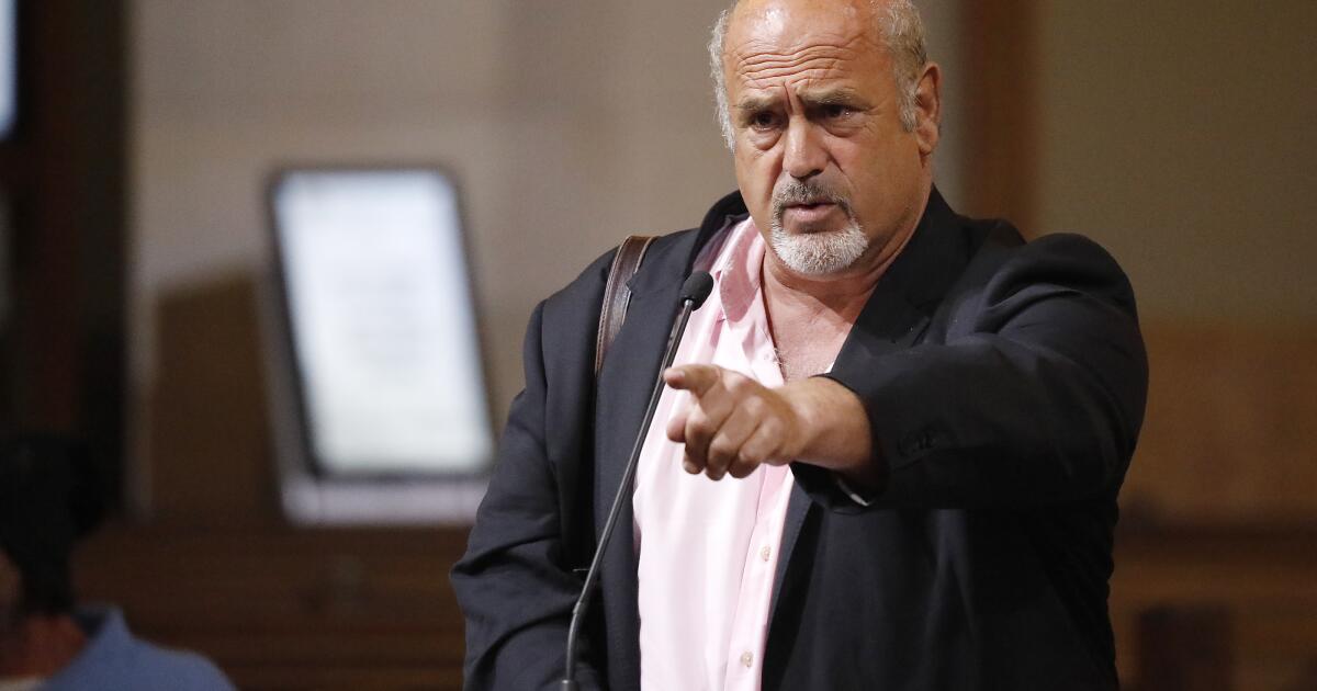 Eric Preven, escritor de televisión que se convirtió en organismo de vigilancia ciudadana, muere a los 63 años