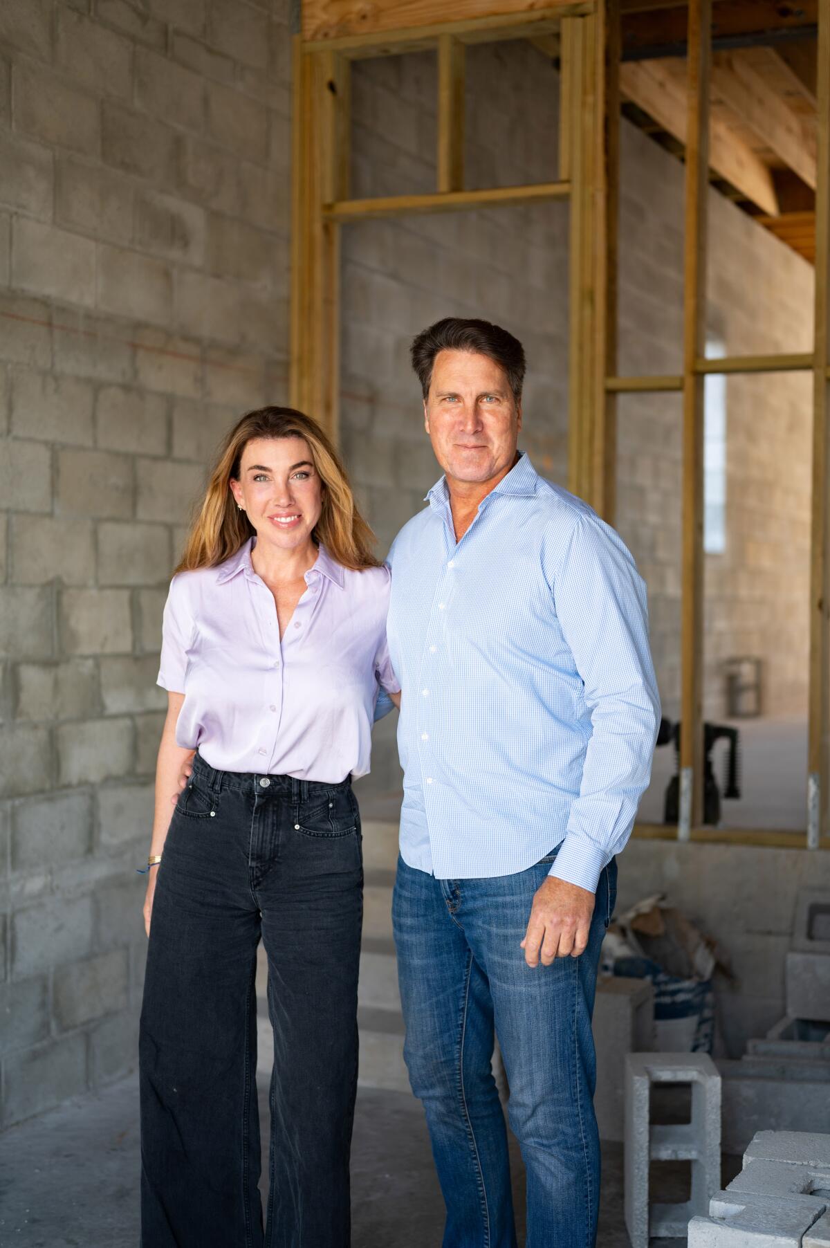 Stephanie y Craig Smith, los desarrolladores del proyecto en 505 East Los Olivos Street.